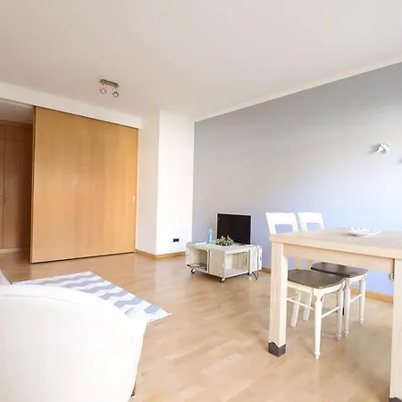 River House Apartmán *
